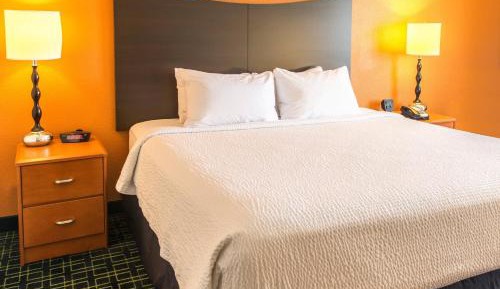 Queen Guest Room