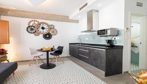 Studio Apartment with One Double Bed