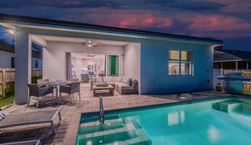 Three-Bedroom Holiday Home 