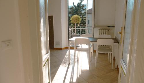 Apartment with Lake View