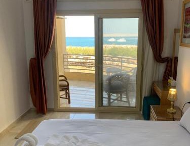 Quiet quarter and private beach