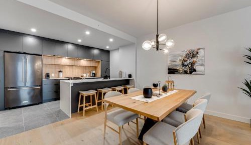 Two-Bedroom Deluxe Apartment with Balcony