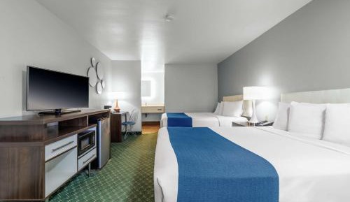Queen Room with Two Queen Beds - Non-Smoking