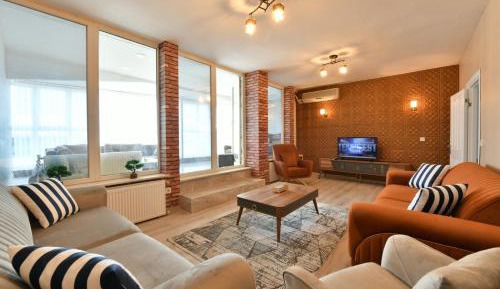 Apartment with City View