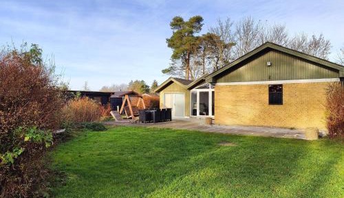 Three-Bedroom Holiday Home 