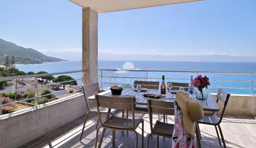 One-Bedroom Apartment with Sea View