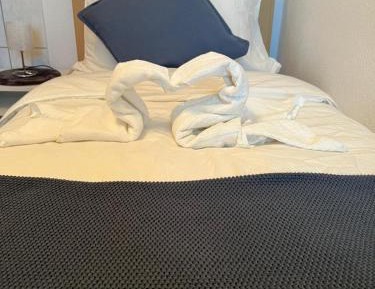 Single Room with Shared Toilet