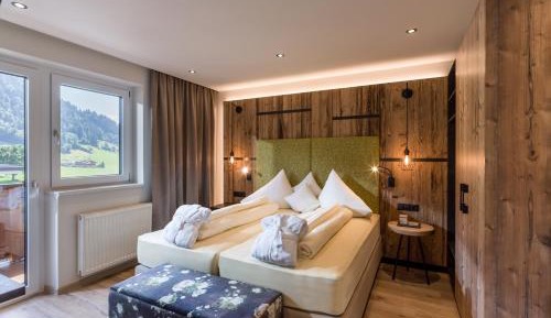 One-Bedroom Apartment with Balcony