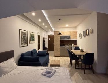 King Studio with Sofa Bed
