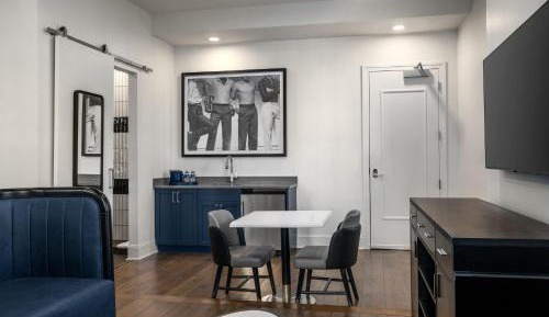 Superior King Suite