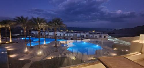 Two-Bedroom Apartment with Balcony and Sea View