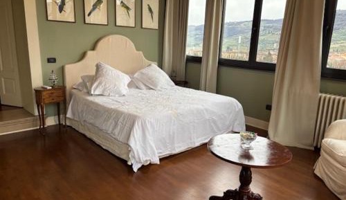 Deluxe One-Bedroom Apartment with Garden View
