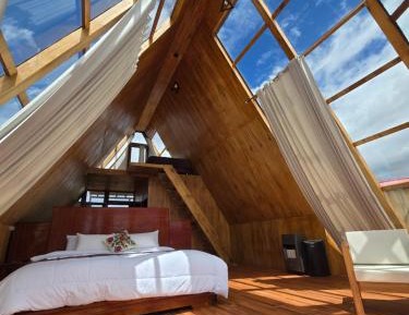 Suite with Lake View
