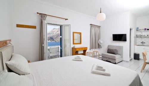 Standard Triple Room with Sea View