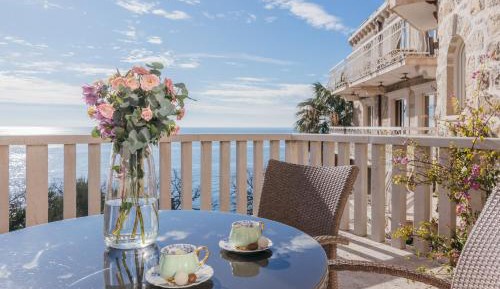 Two-Bedroom Apartment with Balcony and Sea View
