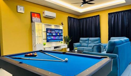 Four-Bedroom Holiday Home