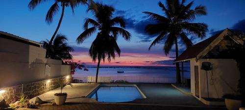 Villa - Beach Front