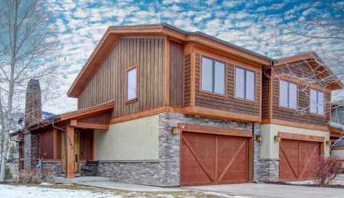 Three-Bedroom Holiday Home 