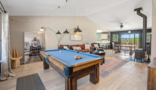 Three-Bedroom Holiday Home 