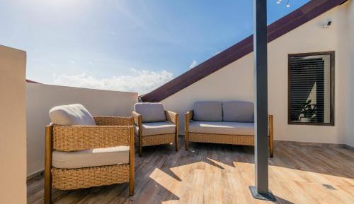 Three-Bedroom Apartment with Balcony