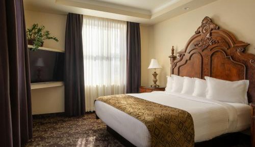 Parlor Suite