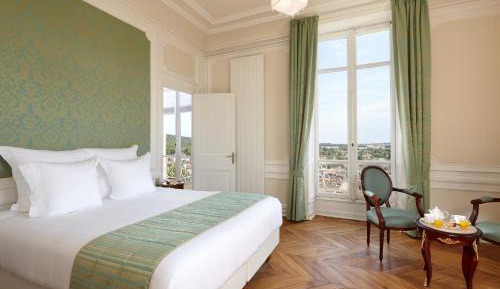 Junior Suite with Garden View