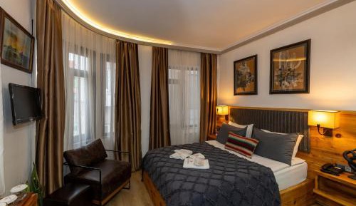 Queen Room