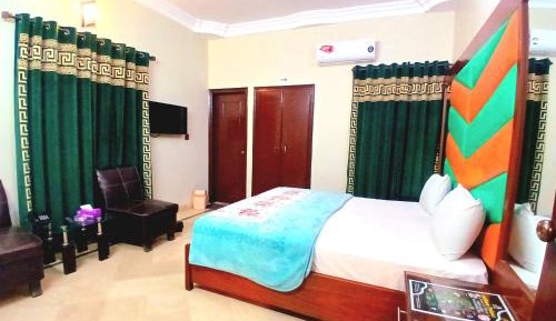 Triple Room with Bath