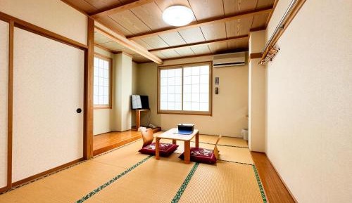 Japanese-Style Room
