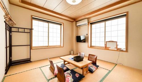 Japanese-Style Twin Room with Shared Bathroom
