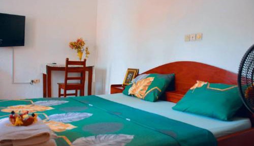  Deluxe room with king size bed