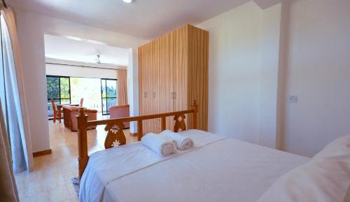 Superior One-Bedroom Apartment with Balcony