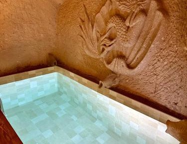 Luxury Cave with Private Pool