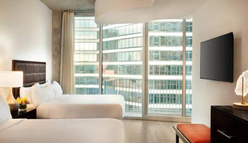 One-Bedroom Queen Suite with City View