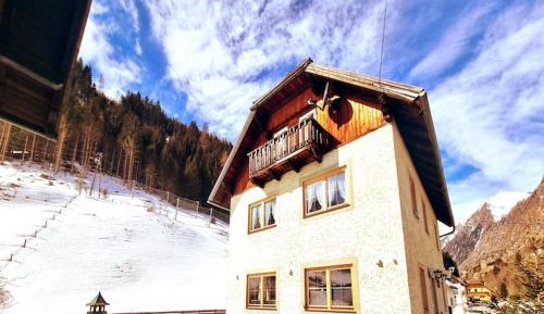 Three-Bedroom Holiday Home 