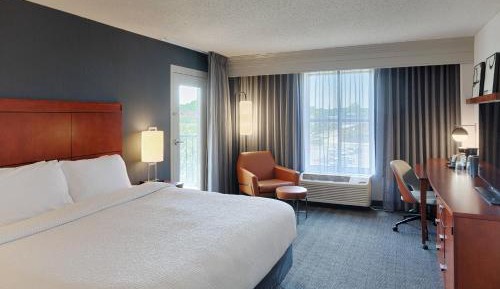 King Room with Balcony