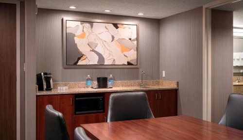 One-Bedroom Conference King Suite