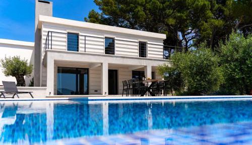 Villa - Beach Front