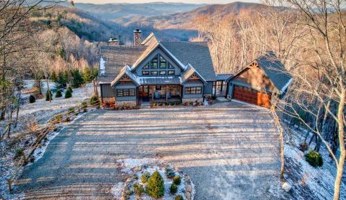 Four-Bedroom Holiday Home