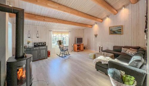 Four-Bedroom Holiday Home