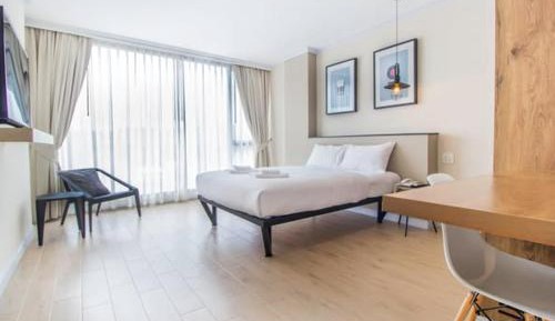 Deluxe King Room