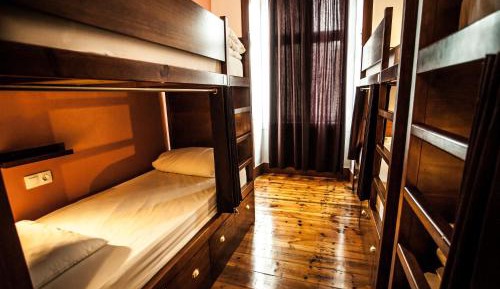 Bed in 6-Bed Mixed Dormitory Room