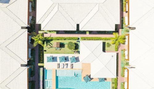 Apartment with Pool View 