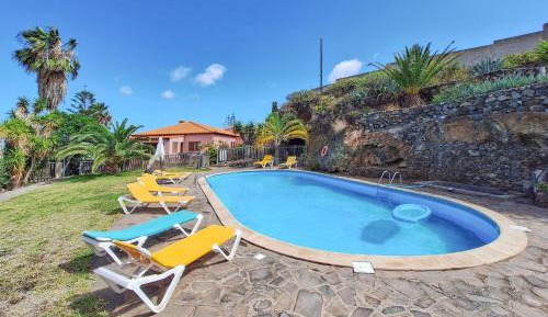 One-Bedroom Holiday Home