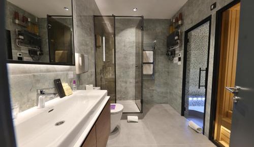 One-Bedroom Apartment with Sauna and Hammam - Free Parking