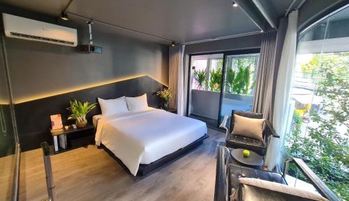 Deluxe Suite