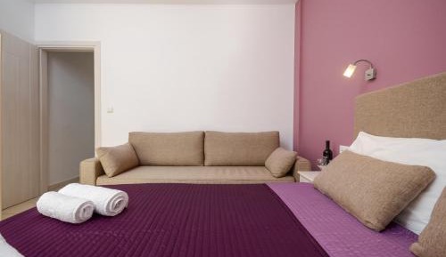 Deluxe Family Room