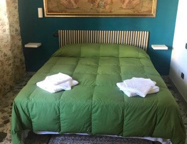 Deluxe Room (2 Adults + 1 Child)