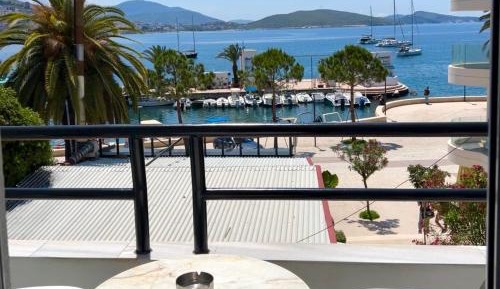 Double or Twin Room with Sea View