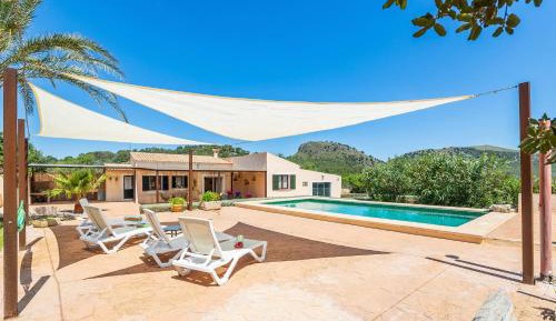 Villa with Garden View